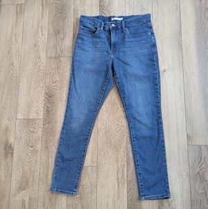 Like New Levi's 311 Jeans